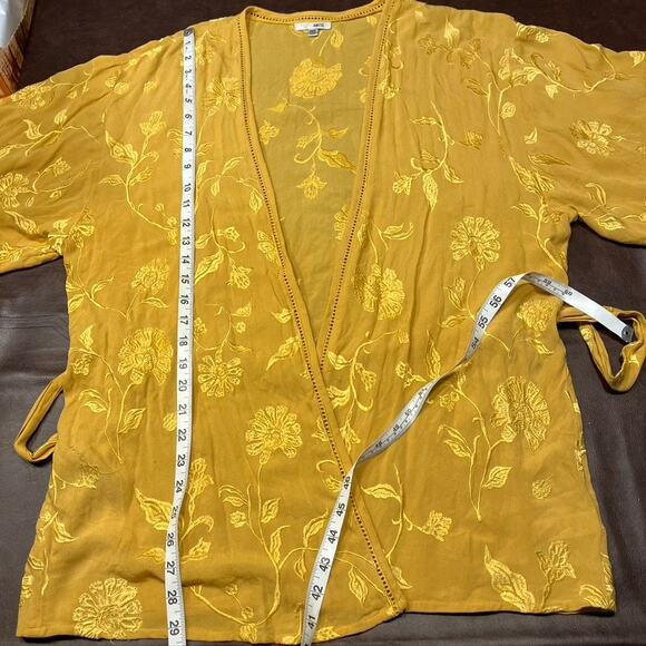 Amuse Society Poolside Dreams Golden Yellow Embroidered Kimono Top Womens M/L - Picture 13 of 16